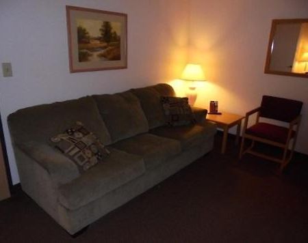 Herington Inn And Suites מראה חיצוני תמונה