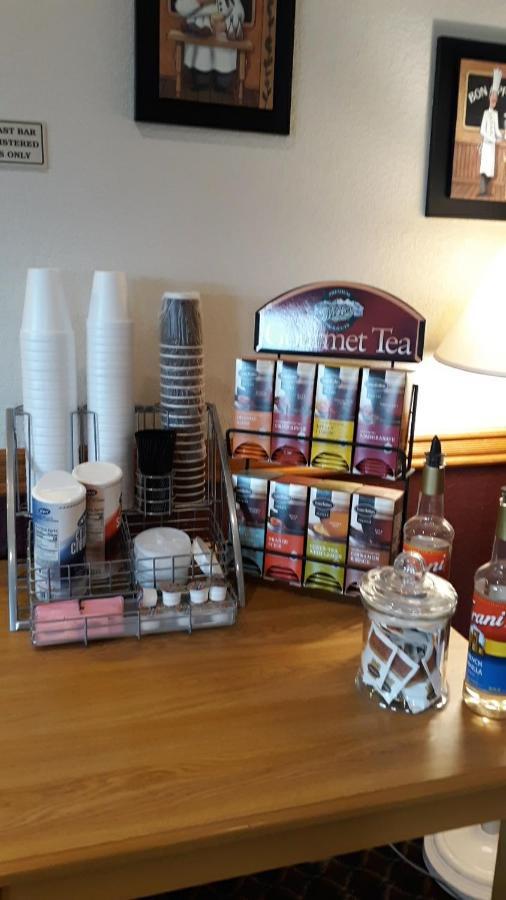 Herington Inn And Suites מראה חיצוני תמונה
